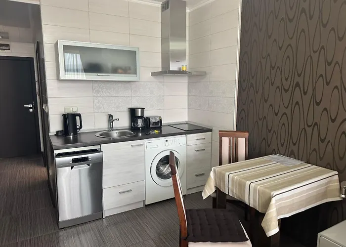 Апартаменти Lovely With Sea View Grand