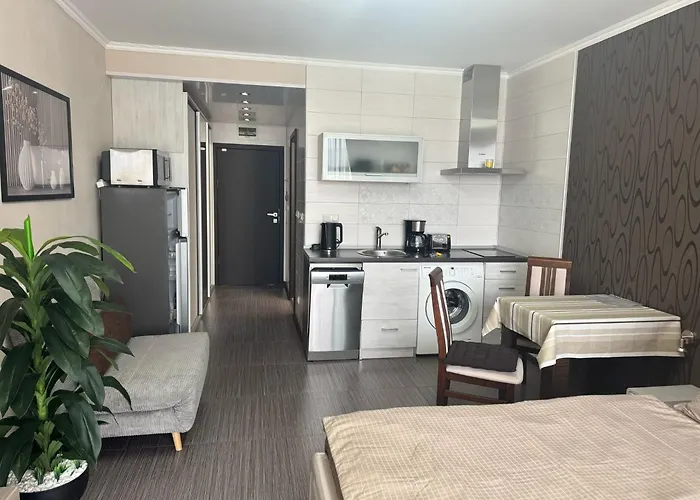 Апартаменти Lovely With Sea View Grand Светий Влас